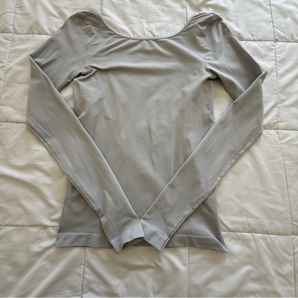 Intimately FP Gray Open Back Long Sleeve Top Size M/L - Picture 3 of 7